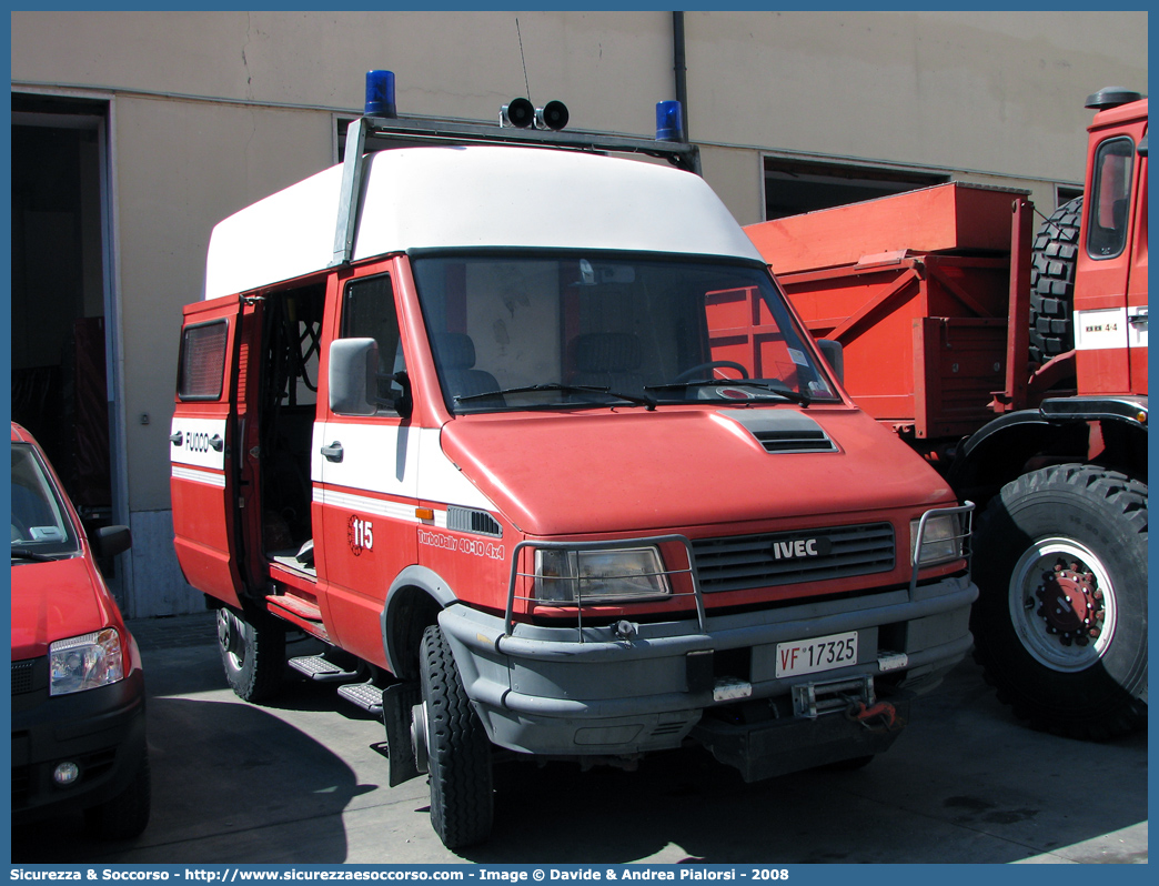 VF 17325
Corpo Nazionale Vigili del Fuoco
Iveco Daily 40-10 4x4 II serie
Parole chiave: VF;V.F.;VVF;V.V.F.;Corpo;Nazionale;Vigili del Fuoco;Iveco;Daily;40-10