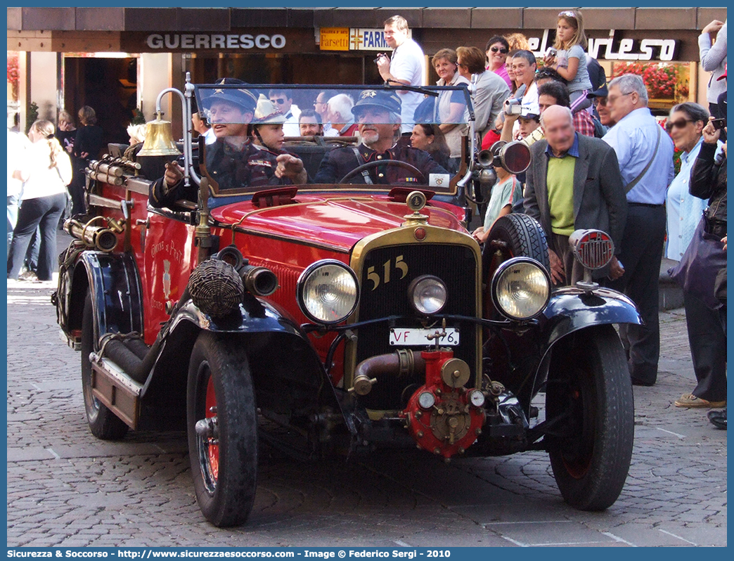 VF 176
Corpo Nazionale Vigili del Fuoco
Fiat 515
Allestitore Coppi Guglielmo e Figli
Società Anonima Bergomi
Parole chiave: VVF;V.V.F.;Corpo;Nazionale;Vigili;del;Fuoco;AutoPompaSerbatoio;APS;AutoPompa;Fiat;515;Coppi;Guglielmo;Bergomi