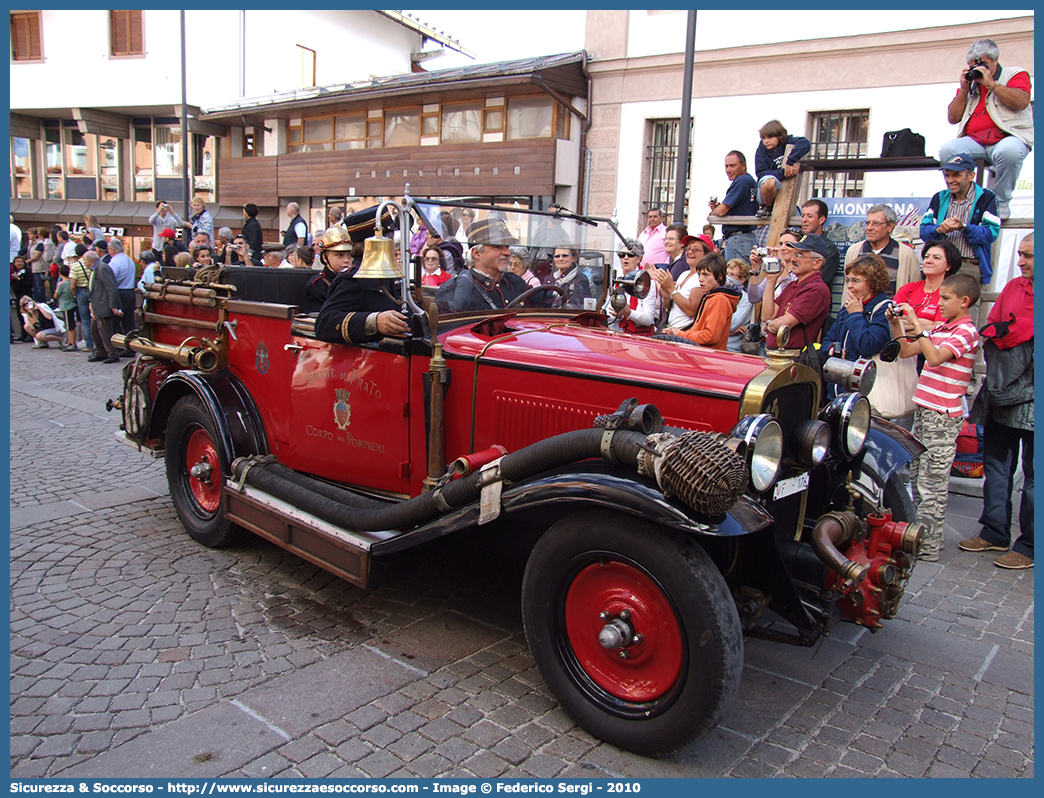 VF 176
Corpo Nazionale Vigili del Fuoco
Fiat 515
Allestitore Coppi Guglielmo e Figli
Società Anonima Bergomi
Parole chiave: VVF;V.V.F.;Corpo;Nazionale;Vigili;del;Fuoco;AutoPompaSerbatoio;APS;AutoPompa;Fiat;515;Coppi;Guglielmo;Bergomi