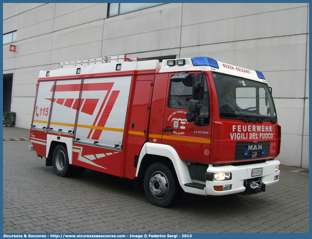 VF 17X BZ
Vigili del Fuoco Volontari Bolzano
Freiwillige Feuerwehr Bozen
Man LE 12.220
Allestitore Brandschutz S.r.l.
Parole chiave: VF;VFV;V.F.;V.F.V.;Vigili;Fuoco;Volontari;Freiwillige;Feuerwehr;Bolzano;Bozen;Man;LE;12.220;Brandschutz