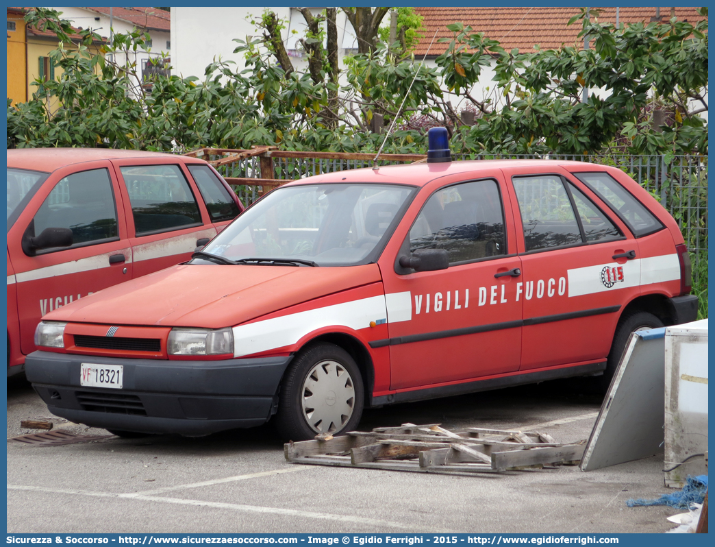 VF 18321
Corpo Nazionale Vigili del Fuoco
Fiat Tipo II serie
Parole chiave: VF;VVF;V.F.;V.V.F.;Corpo;Nazionale;Vigili del Fuoco;Vigili;Fuoco;Fiat;Tipo;18321