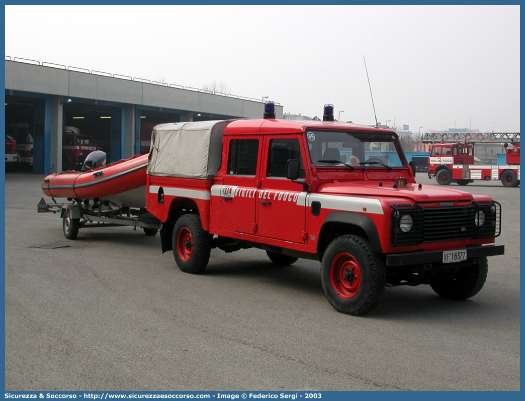 VF 18377
Corpo Nazionale Vigili del Fuoco
Land Rover Defender 130
Parole chiave: VF;VVF;V.F.;V.V.F.;Corpo;Nazionale;Vigili del Fuoco;Vigili;Fuoco;Land Rover;Defender;130