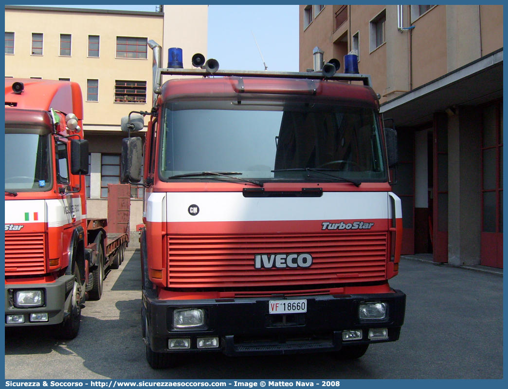 VF 18660
Corpo Nazionale Vigili del Fuoco
Iveco 190-42 TurboStar
Parole chiave: VF;VVF;V.F.;V.V.F.;Corpo;Nazionale;Vigili del Fuoco;Vigili;Fuoco;Iveco;190-42;TurboStar