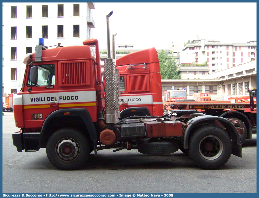 VF 18660
Corpo Nazionale Vigili del Fuoco
Iveco 190-42 TurboStar
Parole chiave: VF;VVF;V.F.;V.V.F.;Corpo;Nazionale;Vigili del Fuoco;Vigili;Fuoco;Iveco;190-42;TurboStar