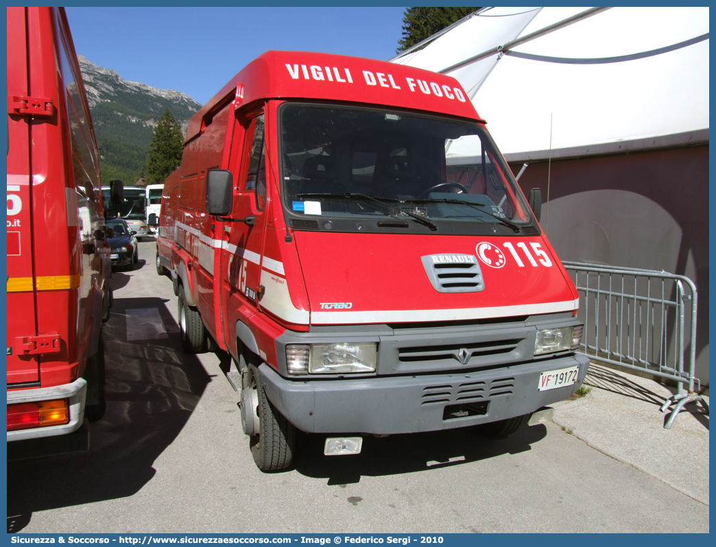 VF 19172
Corpo Nazionale Vigili del Fuoco
Renault B110
Parole chiave: VF;V.F.;VVF;V.V.F.;Corpo;Nazionale;Vigili del Fuoco;Vigili;Fuoco;Autocarro;Autofurgone;Renault;B110