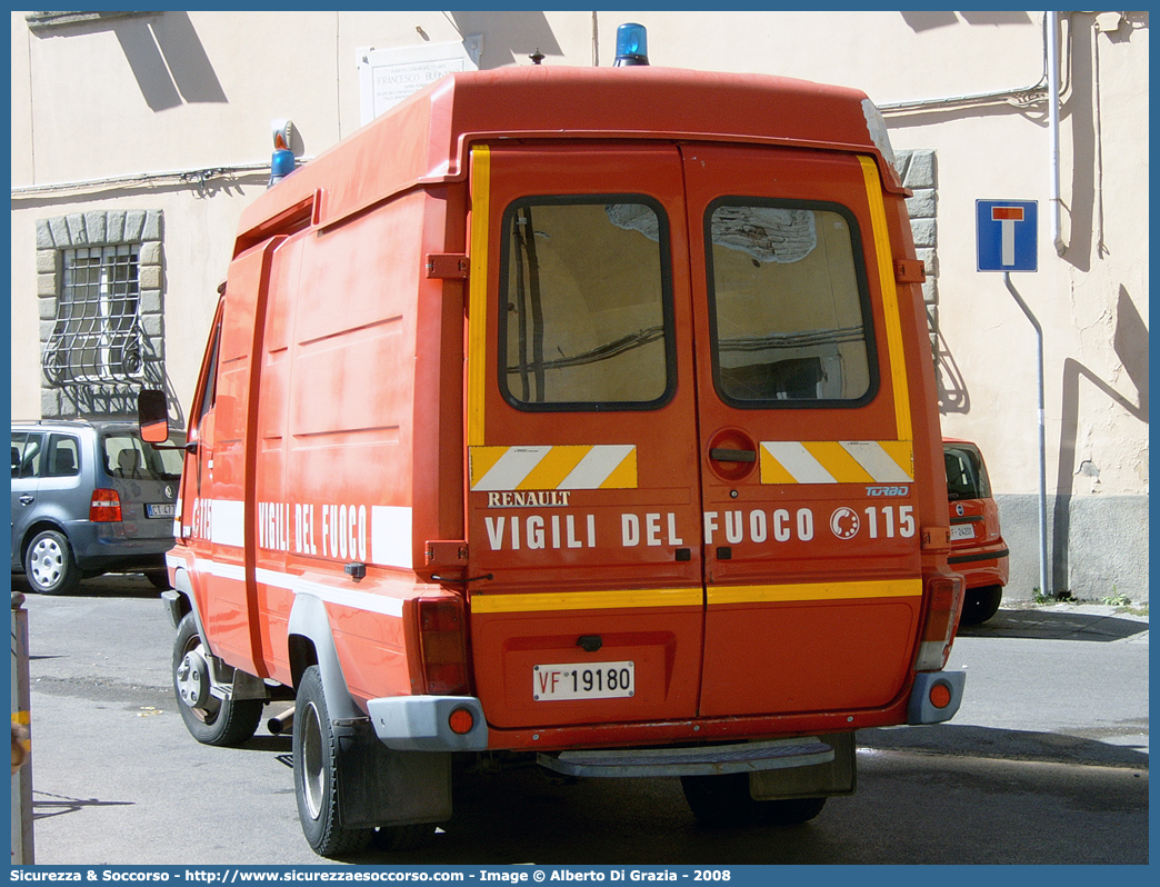 VF 19180
Corpo Nazionale Vigili del Fuoco
Renault B110
Parole chiave: VF;V.F.;VVF;V.V.F.;Corpo;Nazionale;Vigili del Fuoco;Vigili;Fuoco;Autocarro;Autofurgone;Renault;B110