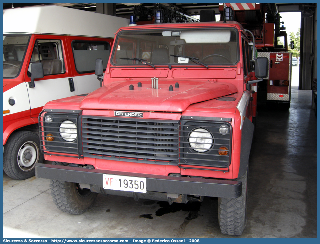 VF 19350
Corpo Nazionale Vigili del Fuoco
Land Rover Defender 130
Parole chiave: VF;VVF;V.F.;V.V.F.;Corpo;Nazionale;Vigili del Fuoco;Vigili;Fuoco;Land Rover;Defender;130