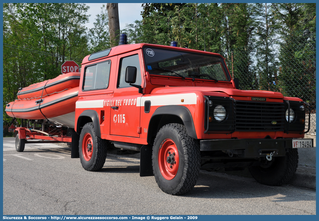 VF 19494
Corpo Nazionale Vigili del Fuoco
Land Rover Defender 90
Parole chiave: VF;VVF;V.F.;V.V.F.;Corpo;Nazionale;Vigili del Fuoco;Vigili;Fuoco;Land Rover;Defender;90;19494