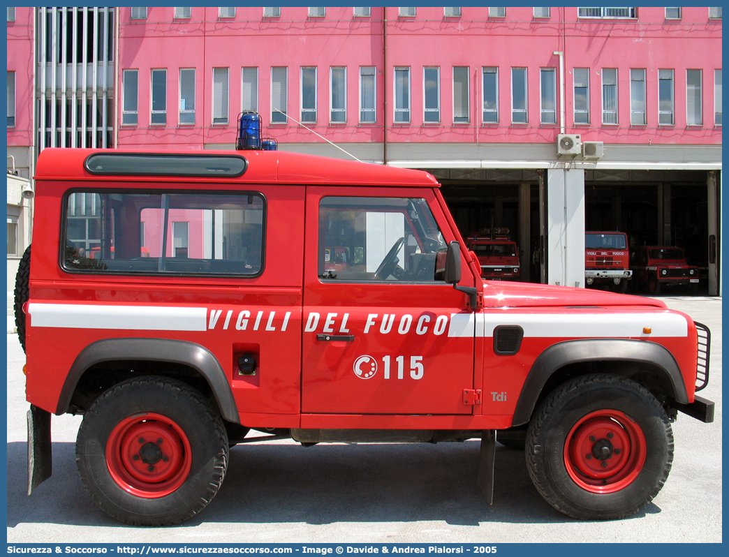 VF 19549
Corpo Nazionale Vigili del Fuoco
Land Rover Defender 90
Parole chiave: VF;VVF;V.F.;V.V.F.;Corpo;Nazionale;Vigili del Fuoco;Vigili;Fuoco;Land Rover;Defender;90;19549