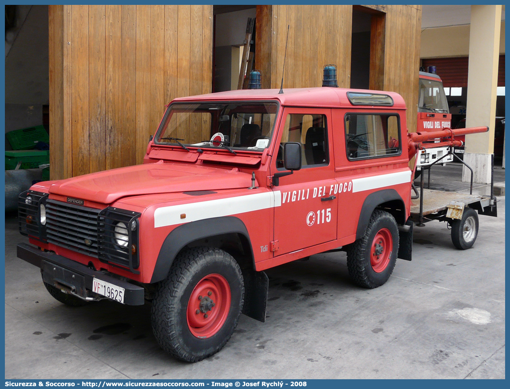 VF 19625
Corpo Nazionale Vigili del Fuoco
Land Rover Defender 90
Parole chiave: VF;VVF;V.F.;V.V.F.;Corpo;Nazionale;Vigili del Fuoco;Vigili;Fuoco;Land Rover;Defender;90;19625