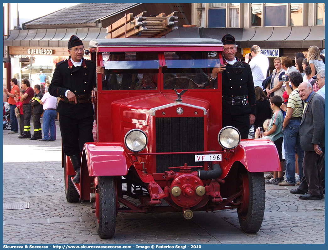 VF 196
Corpo Nazionale Vigili del Fuoco
Fiat 612P
Parole chiave: VVF;V.V.F.;Corpo;Nazionale;Vigili;del;Fuoco;AutoPompaSerbatoio;APS;AutoPompa;Fiat;612P