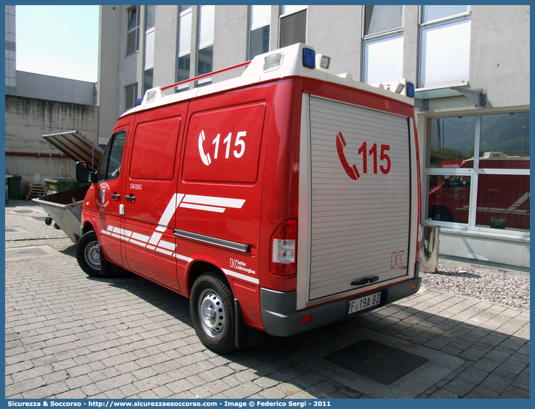 VF 19A BZ
Vigili del Fuoco Volontari Maia Alta
Freiwillige Feuerwehr Obermais
Mercedes-Benz Sprinter 316 I serie restyling
GW-DEKO
Allestitore Kofler Fahrzeugbau S.n.c.
Parole chiave: VF;VFV;V.F.;V.F.V.;Vigili;Fuoco;Volontari;Freiwillige;Feuerwehr;Maia Alta;Obermais;Mercedes;Benz;Sprinter;Kofler;Fahrzeugbau;GW-DEKO