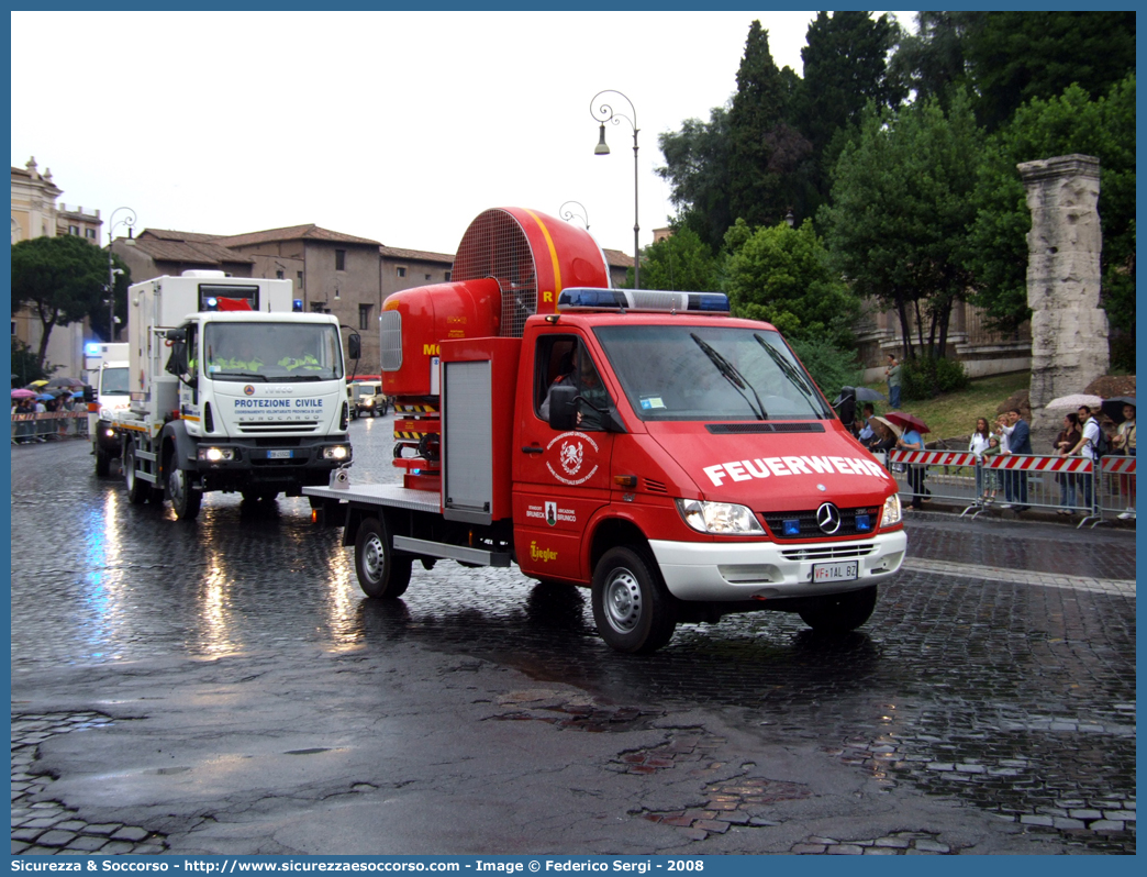 VF 1AL BZ
Vigili del Fuoco Volontari Brunico
Freiwillige Feuerwehr Bruneck
Mercedes-Benz Sprinter 316 4x4 I serie restyling
Allestitore Ziegler Italiana GmbH
Parole chiave: VF;VFV;V.F.;V.F.V.;Vigili;Fuoco;Volontari;Freiwillige;Feuerwehr;Brunico;Bruneck;Mercedes;Benz;Sprinter;Ziegler