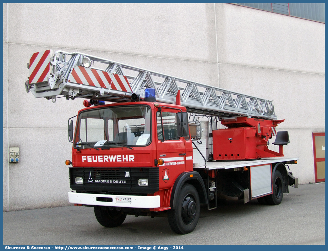 VF 1E7 BZ
Vigili del Fuoco Volontari San Candido
Freiwillige Feuerwehr Innichen
Iveco 160M11
Allestitore Magirus Deutz
Parole chiave: VF;VFV;V.F.;V.F.V.;Vigili;Fuoco;Volontari;Freiwillige;Feuerwehr;San Candido;Innichen;Iveco;160M11;Magirus;Deutz