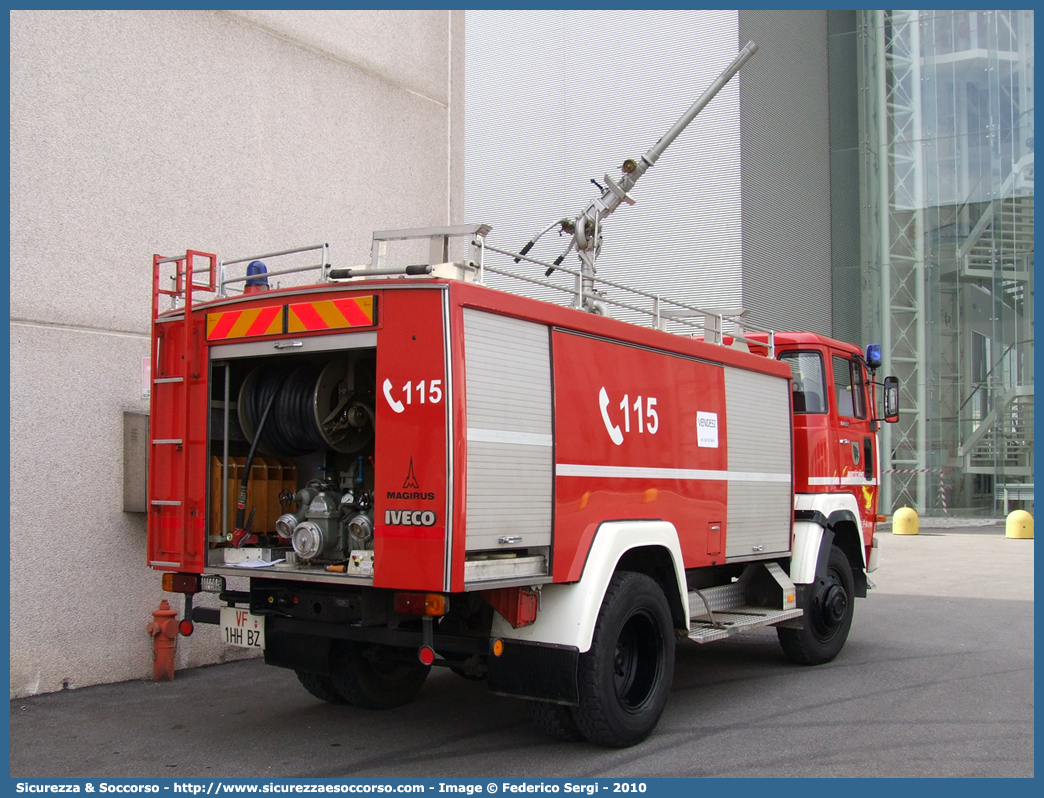 VF 1HH BZ
Vigili del Fuoco Volontari Parcines
Freiwillige Feuerwehr Partschins
Iveco 130D7 4x4
Allestitore Magirus Deutz
Parole chiave: VF;VFV;V.F.;V.F.V.;Vigili;Fuoco;Volontari;Freiwillige;Feuerwehr;Parcines;Partschins;Iveco;130D7;130;Magirus;Deutz