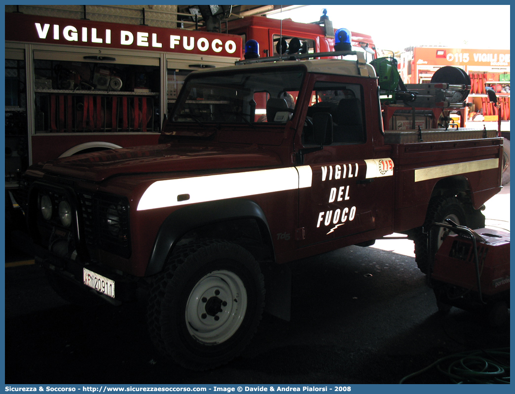 VF 20911
Corpo Nazionale Vigili del Fuoco
Land Rover Defender 110
Parole chiave: VF;VVF;V.F.;V.V.F.;Corpo;Nazionale;Vigili del Fuoco;Vigili;Fuoco;Land Rover;Defender;110