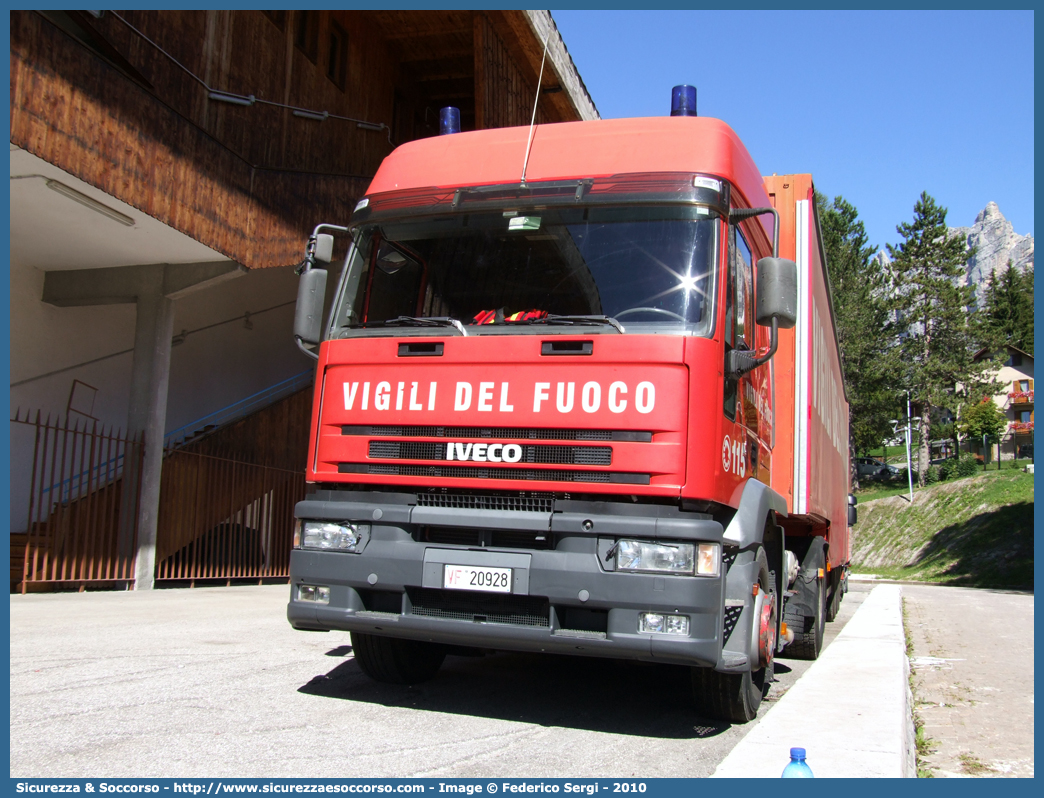 VF 20928
Corpo Nazionale Vigili del Fuoco
Iveco EuroTech 440E42
Parole chiave: VF;V.F.;VVF;V.V.F.;Corpo;Nazionale;Vigili;del;Fuoco;Iveco;EuroTech;440E42