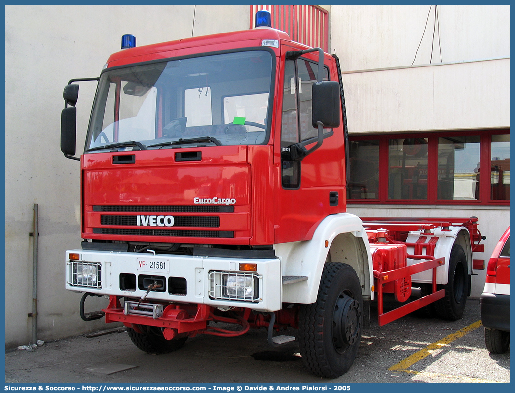 VF 21581
Corpo Nazionale Vigili del Fuoco
Iveco EuroCargo 135E23 4x4 I serie
Parole chiave: VF;V.F.;VVF;V.V.F.;Corpo;Nazionale;Vigili del Fuoco;Iveco;EuroCargo;135E23