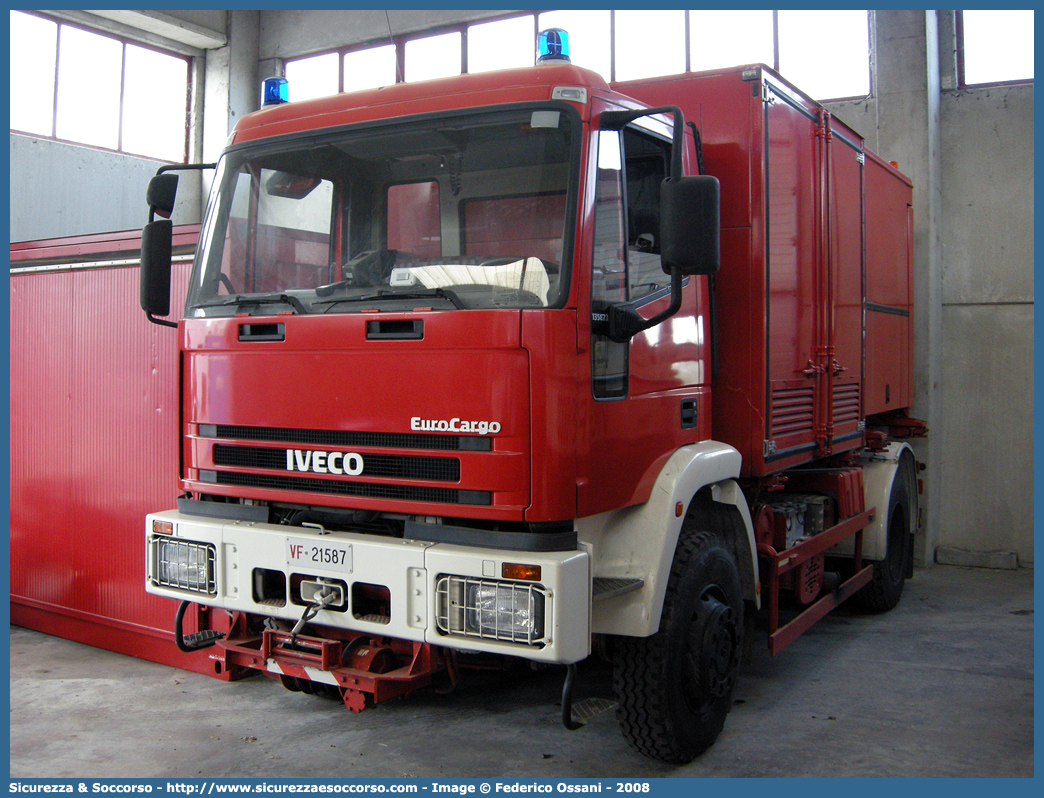 VF 21587
Corpo Nazionale Vigili del Fuoco
Iveco EuroCargo 135E23 4x4 I serie
Parole chiave: VF;V.F.;VVF;V.V.F.;Corpo;Nazionale;Vigili del Fuoco;Iveco;EuroCargo;135E23