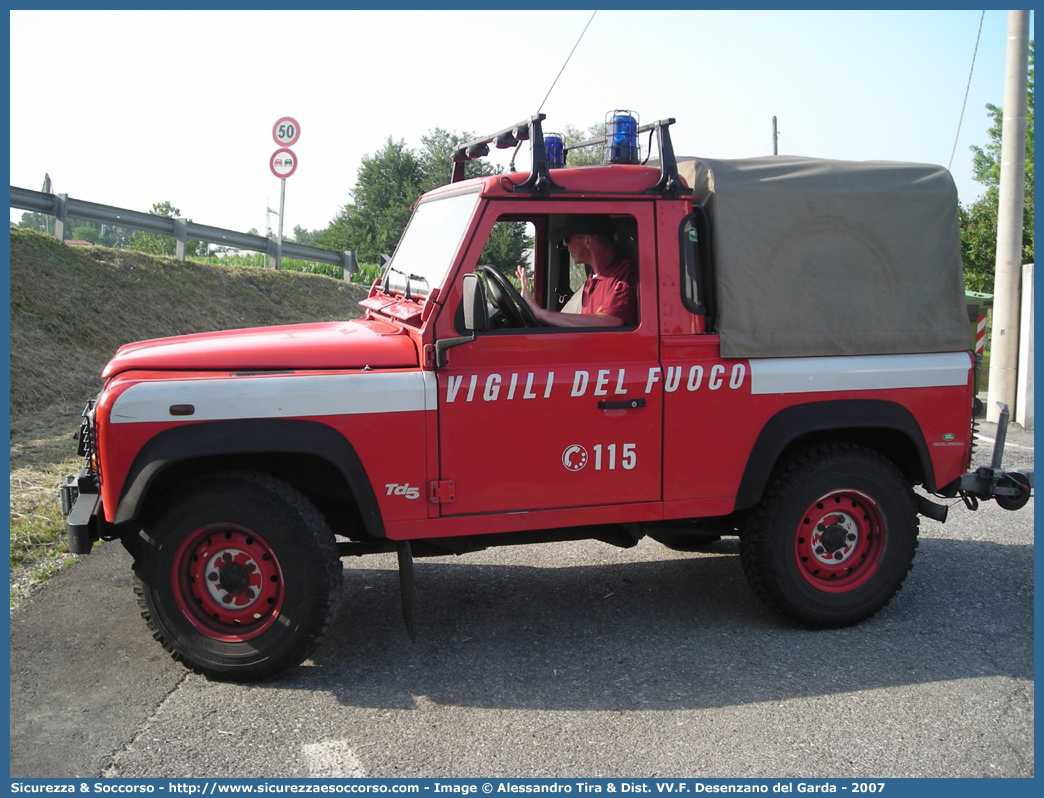 VF 21687
Corpo Nazionale Vigili del Fuoco
Land Rover Defender 90 Pick Up
Parole chiave: VF;VVF;V.F.;V.V.F.;Corpo;Nazionale;Vigili del Fuoco;Vigili;Fuoco;Land Rover;Defender;90;21687