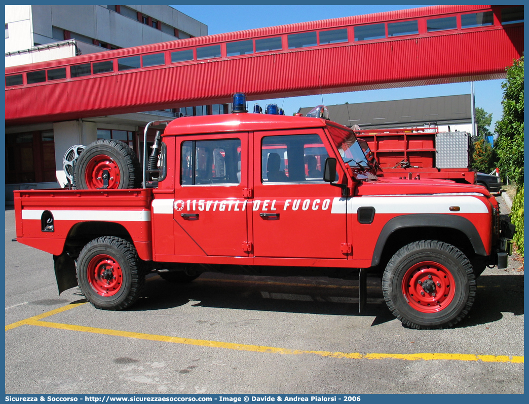 VF 22096
Corpo Nazionale Vigili del Fuoco
Land Rover Defender 130
Parole chiave: VF;VVF;V.F.;V.V.F.;Corpo;Nazionale;Vigili del Fuoco;Vigili;Fuoco;Land Rover;Defender;130