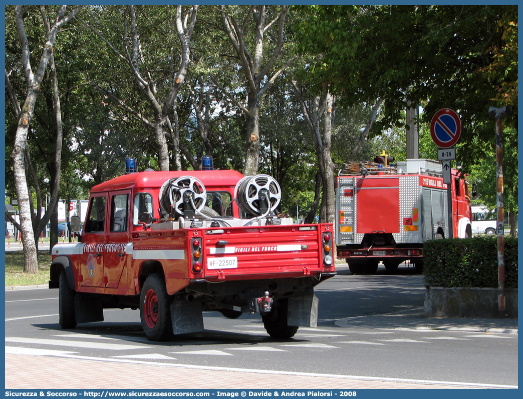 VF 22507
Corpo Nazionale Vigili del Fuoco
Land Rover Defender 130
Parole chiave: VF;VVF;V.F.;V.V.F.;Corpo;Nazionale;Vigili del Fuoco;Vigili;Fuoco;Land Rover;Defender;130