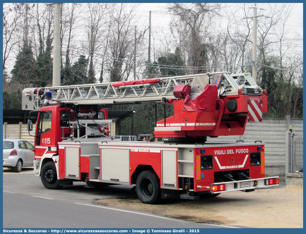 VF 22542
Corpo Nazionale Vigili del Fuoco
Iveco 150E28 EuroFire I serie
Allestitore Magirus
Parole chiave: VVF;V.V.F.;Corpo;Nazionale;Vigili;del;Fuoco;AutoScala;AS;Iveco;150E28;EuroFire;Magirus