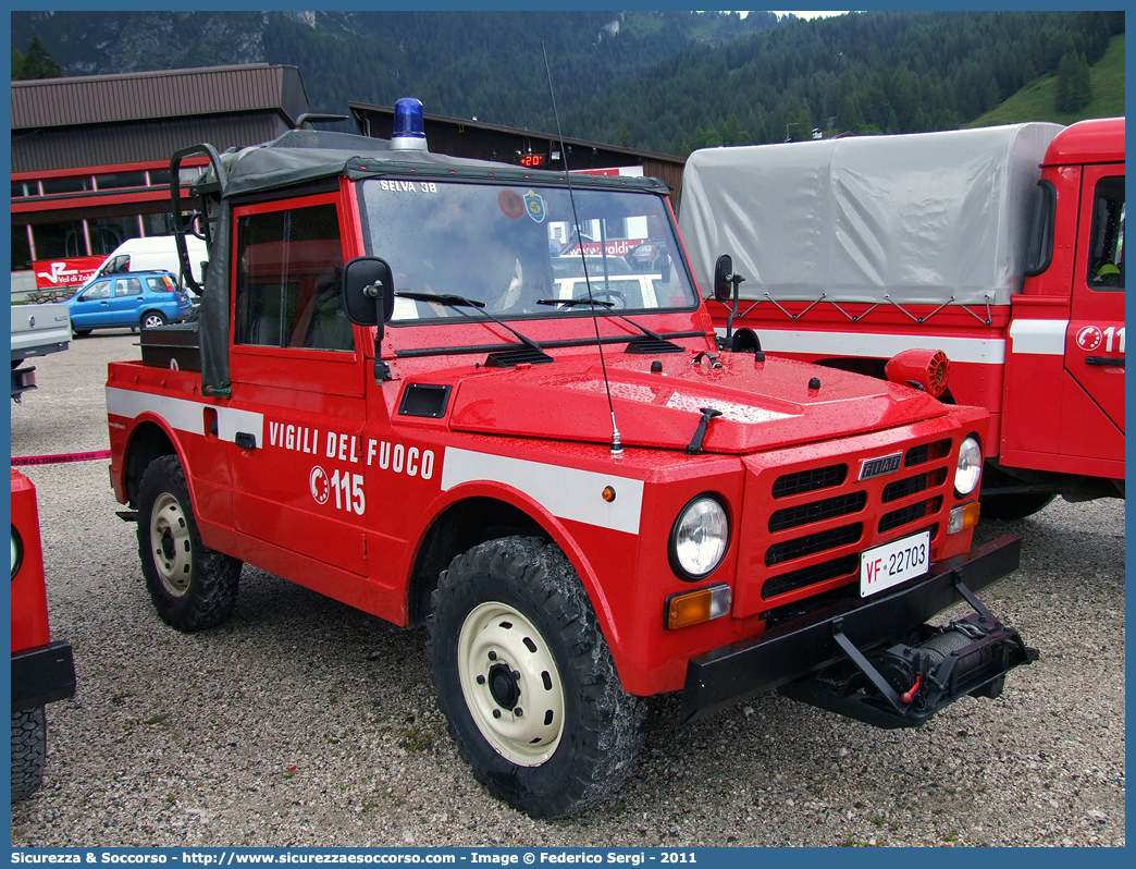 VF 22703
Corpo Nazionale Vigili del Fuoco
Fiat Nuova Campagnola
Parole chiave: VVF;V.V.F.;Corpo;Nazionale;Vigili del Fuoco;Vigili;Fuoco;Fiat;Campagnola;1107