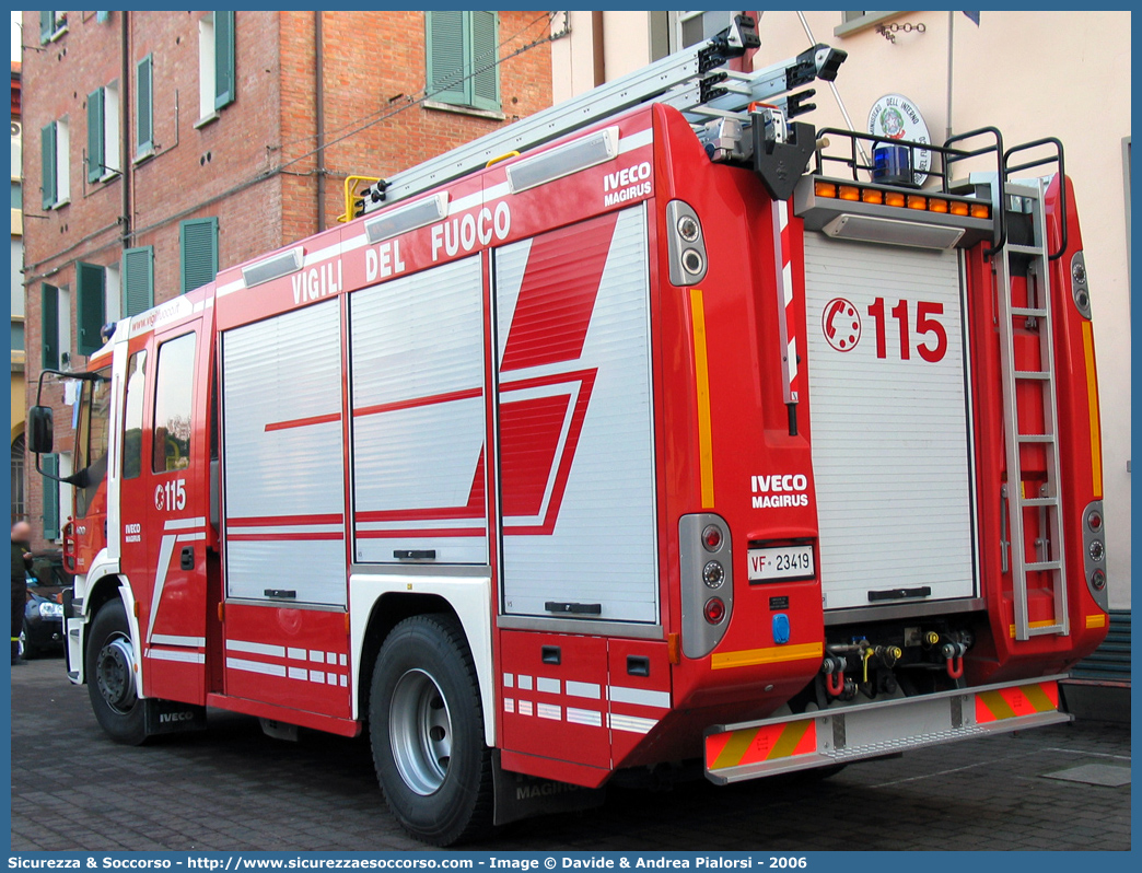 VF 23419
Corpo Nazionale Vigili del Fuoco
Iveco Magirus Stralis 
190S40 I serie "Active Fire"
Parole chiave: VVF;V.V.F.;Corpo;Nazionale;Vigili;del;Fuoco;AutoPompaSerbatoio;APS;A.P.S.;Iveco;Magirus;Stralis;190S40;Active;Fire