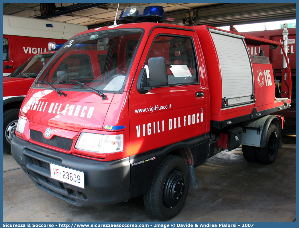 VF 23639
Corpo Nazionale Vigili del Fuoco
Piaggio Grecav Porter 4x4 
"Colibrì"
Allestitore Piemme Antincendi S.r.l.
Parole chiave: VVF;V.V.F.;Corpo;Nazionale;Vigili;del;Fuoco;AutoPompaSerbatoio;APS;A.P.S.;Piaggio;Porter;4x4;Grecav;Colibrì;Piemme