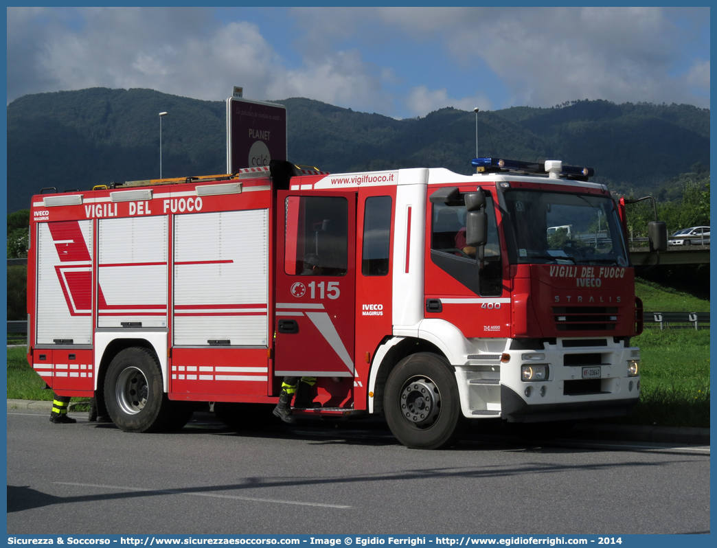 VF 23647
Corpo Nazionale Vigili del Fuoco
Iveco Magirus Stralis 
190S40 I serie "Active Fire"
Parole chiave: VVF;V.V.F.;Corpo;Nazionale;Vigili;del;Fuoco;AutoPompaSerbatoio;APS;A.P.S.;Iveco;Magirus;Stralis;190S40;Active;Fire