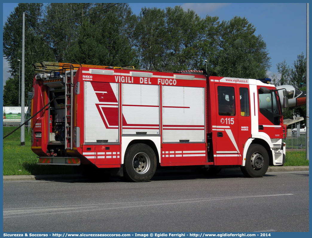 VF 23647
Corpo Nazionale Vigili del Fuoco
Iveco Magirus Stralis 
190S40 I serie "Active Fire"
Parole chiave: VVF;V.V.F.;Corpo;Nazionale;Vigili;del;Fuoco;AutoPompaSerbatoio;APS;A.P.S.;Iveco;Magirus;Stralis;190S40;Active;Fire