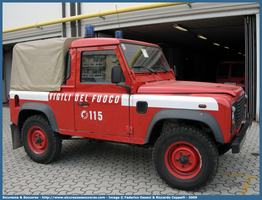 VF 23867
Corpo Nazionale Vigili del Fuoco
Land Rover Defender 90 Pick Up
Parole chiave: VF;VVF;V.F.;V.V.F.;Corpo;Nazionale;Vigili del Fuoco;Vigili;Fuoco;Land Rover;Defender;90;23867