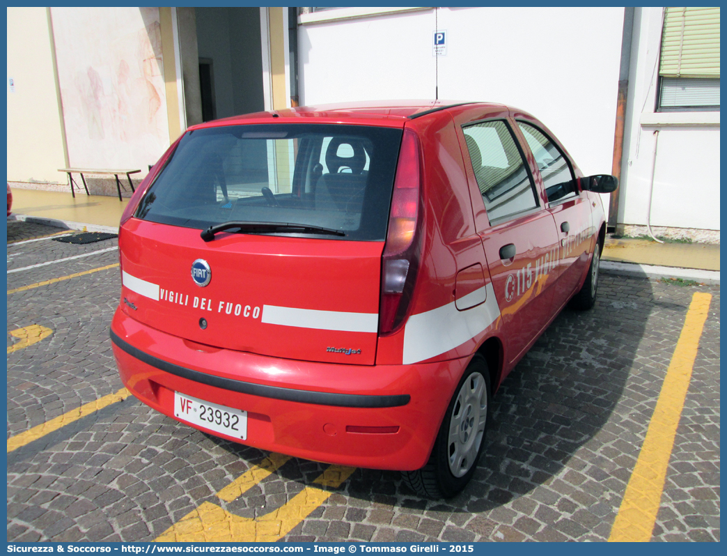 VF 23932
Corpo Nazionale Vigili del Fuoco
Fiat Punto III serie
Parole chiave: VVF;V.V.F.;Corpo;Nazionale;Vigili;del;Fuoco;Fiat;Punto