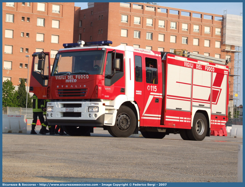 VF 23958
Corpo Nazionale Vigili del Fuoco
Iveco Magirus Stralis 
190S40 I serie "Active Fire"
Parole chiave: VVF;V.V.F.;Corpo;Nazionale;Vigili;del;Fuoco;AutoPompaSerbatoio;APS;A.P.S.;Iveco;Magirus;Stralis;190S40;Active;Fire