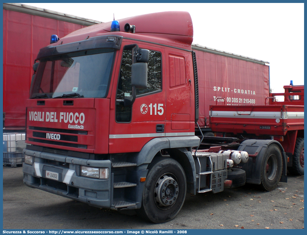 VF 24002
Corpo Nazionale Vigili del Fuoco
Iveco EuroTech 440E42
(variante)
Parole chiave: VF;V.F.;VVF;V.V.F.;Corpo;Nazionale;Vigili;del;Fuoco;Iveco;EuroTech;440E42