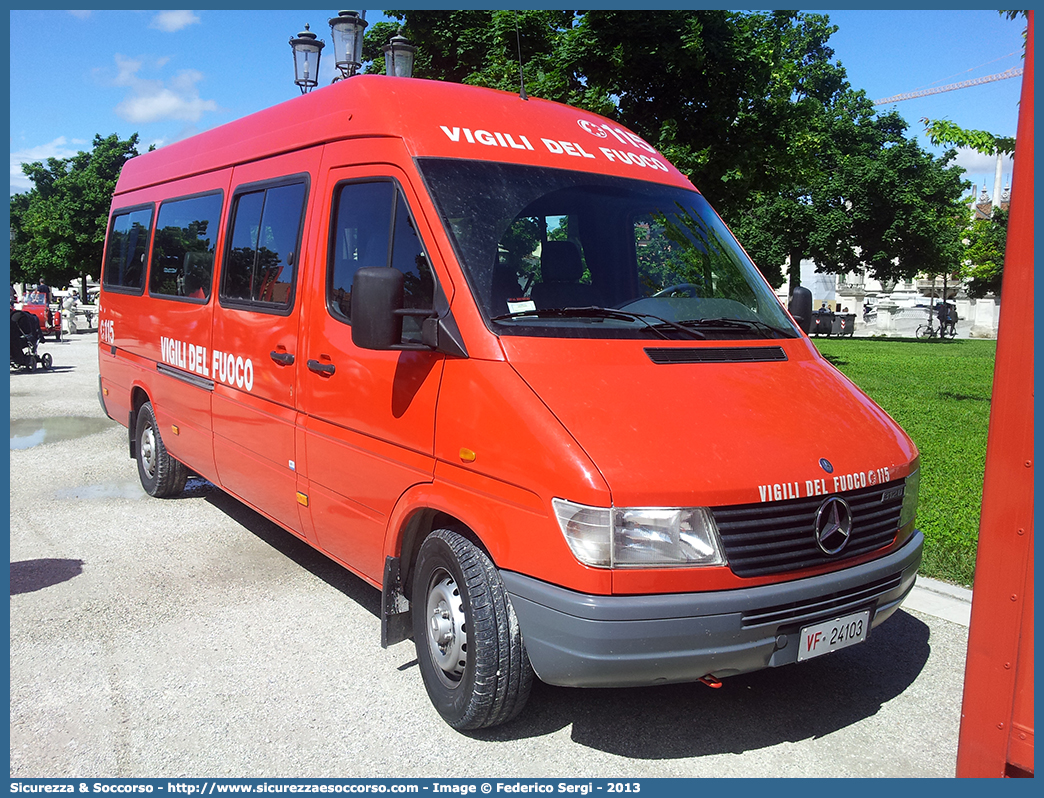 VF 24103
Corpo Nazionale Vigili del Fuoco
Mercedes Benz Sprinter 312D I serie
Parole chiave: VVF;V.V.F.;Corpo;Nazionale;Vigili;del;Fuoco;Mercedes;Benz;Sprinter;312D