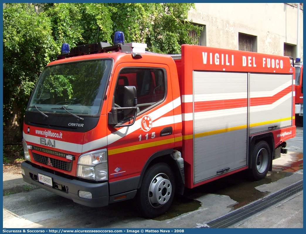 VF 24537
Corpo Nazionale Vigili del Fuoco
Mitsubishi Canter
Allestitore BAI S.r.l.
Parole chiave: VVF;V.V.F.;Corpo;Nazionale;Vigili;del;Fuoco;AutoPompaSerbatoio;APS;A.P.S.;Mitsubishi;Canter;BAI