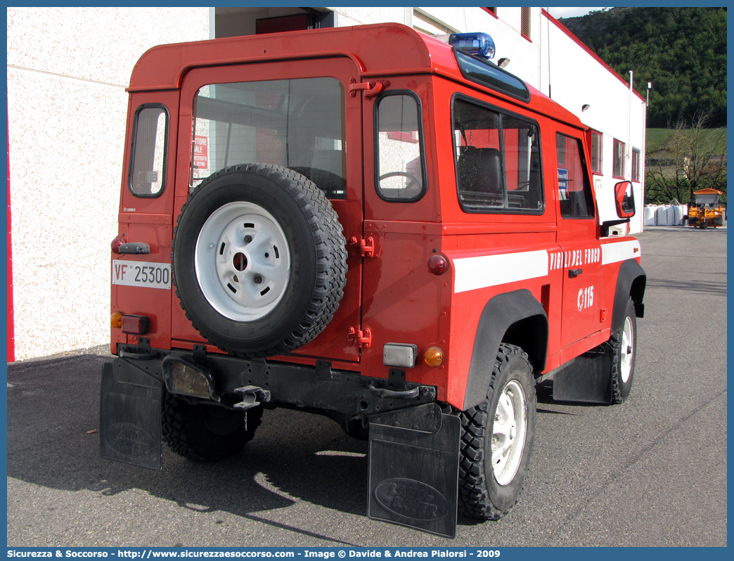 VF 25300
Corpo Nazionale Vigili del Fuoco
Land Rover Defender 90
Parole chiave: VF;VVF;V.F.;V.V.F.;Corpo;Nazionale;Vigili del Fuoco;Vigili;Fuoco;Land Rover;Defender;90;25300