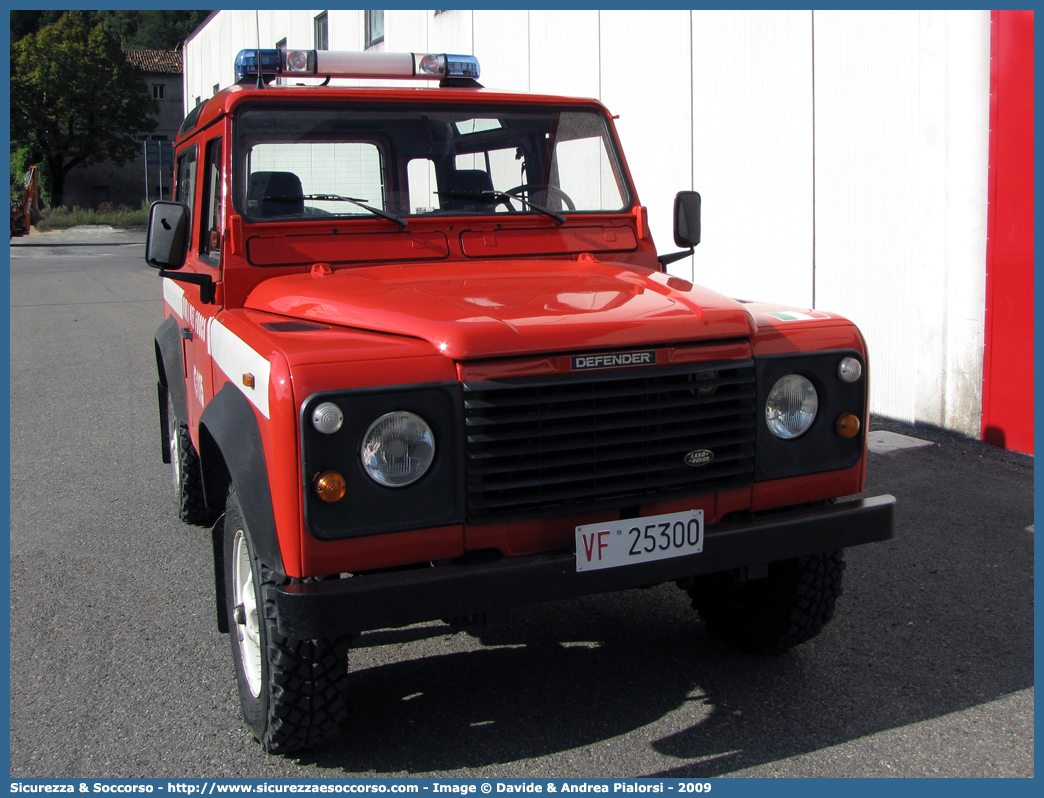 VF 25300
Corpo Nazionale Vigili del Fuoco
Land Rover Defender 90
Parole chiave: VF;VVF;V.F.;V.V.F.;Corpo;Nazionale;Vigili del Fuoco;Vigili;Fuoco;Land Rover;Defender;90;25300