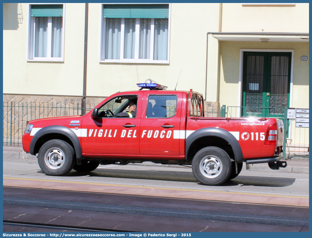 VF 25502
Corpo Nazionale Vigili del Fuoco
Ford Ranger II serie
Allestitore Aris S.p.A.
Parole chiave: VVF;V.V.F.;Corpo;Nazionale;Vigili;del;Fuoco;Ford;Ranger;Aris