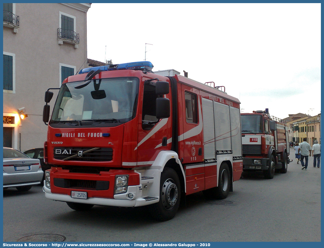 VF 25705
Corpo Nazionale Vigili del Fuoco
Volvo FL280/FL290 III serie
Allestitore BAI S.r.l.
Parole chiave: VVF;V.V.F.;Corpo;Nazionale;Vigili;del;Fuoco;APS;A.P.S.;AutoPompaSerbatoio;AutoPompa;Volvo;FL;280;290;FL280;FL290;BAI