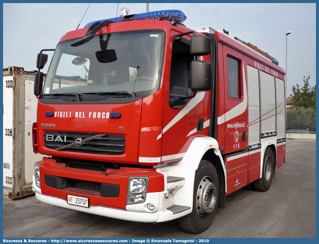 VF 25707
Corpo Nazionale Vigili del Fuoco
Volvo FL280/FL290 III serie
Allestitore BAI S.r.l.
Parole chiave: VVF;V.V.F.;Corpo;Nazionale;Vigili;del;Fuoco;APS;A.P.S.;AutoPompaSerbatoio;AutoPompa;Volvo;FL;280;290;FL280;FL290;BAI