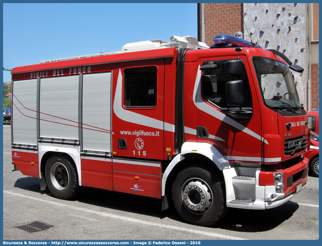 VF 25707
Corpo Nazionale Vigili del Fuoco
Volvo FL280/FL290 III serie
Allestitore BAI S.r.l.
Parole chiave: VVF;V.V.F.;Corpo;Nazionale;Vigili;del;Fuoco;APS;A.P.S.;AutoPompaSerbatoio;AutoPompa;Volvo;FL;280;290;FL280;FL290;BAI