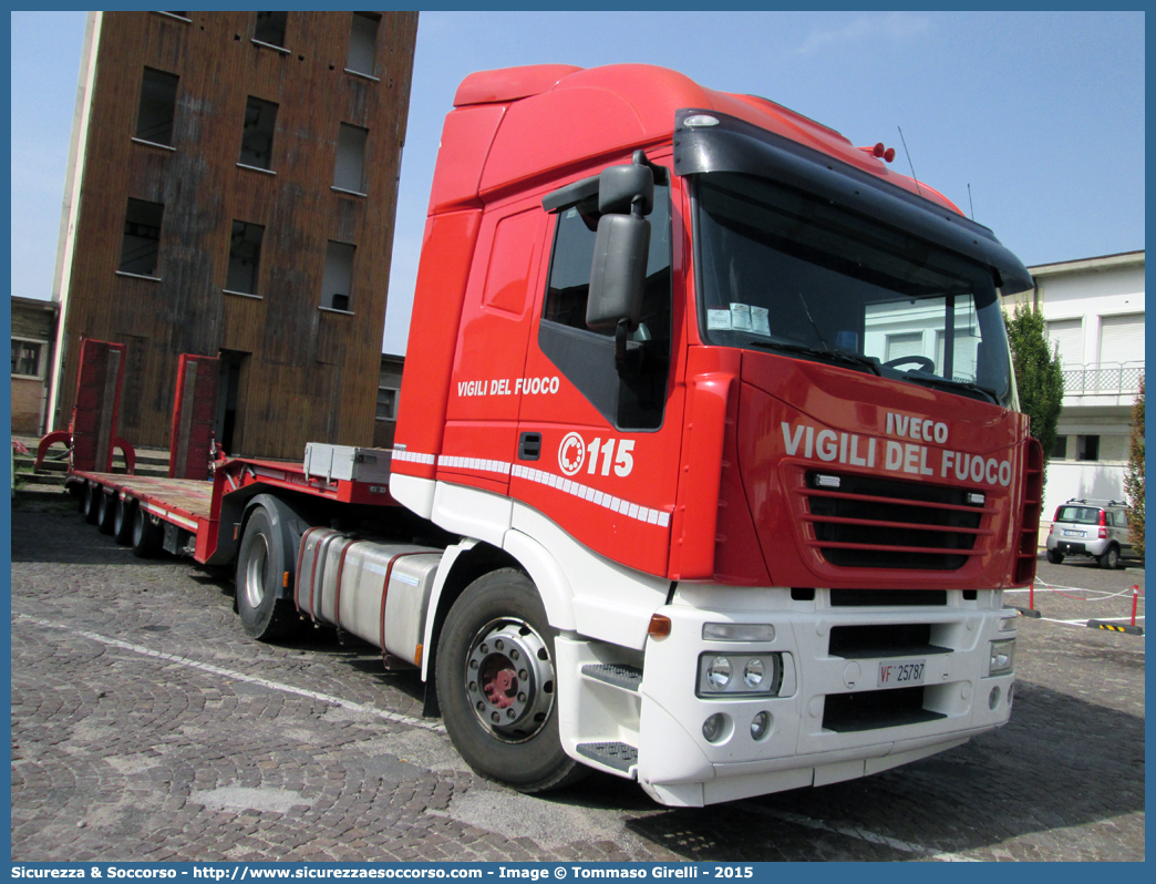 VF 25787
Corpo Nazionale Vigili del Fuoco
Iveco Stralis 400 I serie
(variante)
Parole chiave: VVF;V.V.F.;Corpo;Nazionale;Vigili;del;Fuoco;Iveco;Stralis;440