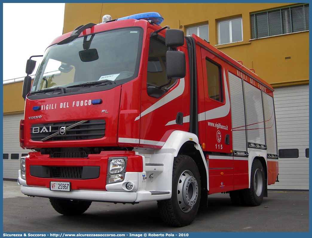 VF 25967
Corpo Nazionale Vigili del Fuoco
Volvo FL280/FL290 III serie
Allestitore BAI S.r.l.
Parole chiave: VVF;V.V.F.;Corpo;Nazionale;Vigili;del;Fuoco;APS;A.P.S.;AutoPompaSerbatoio;AutoPompa;Volvo;FL;280;290;FL280;FL290;BAI