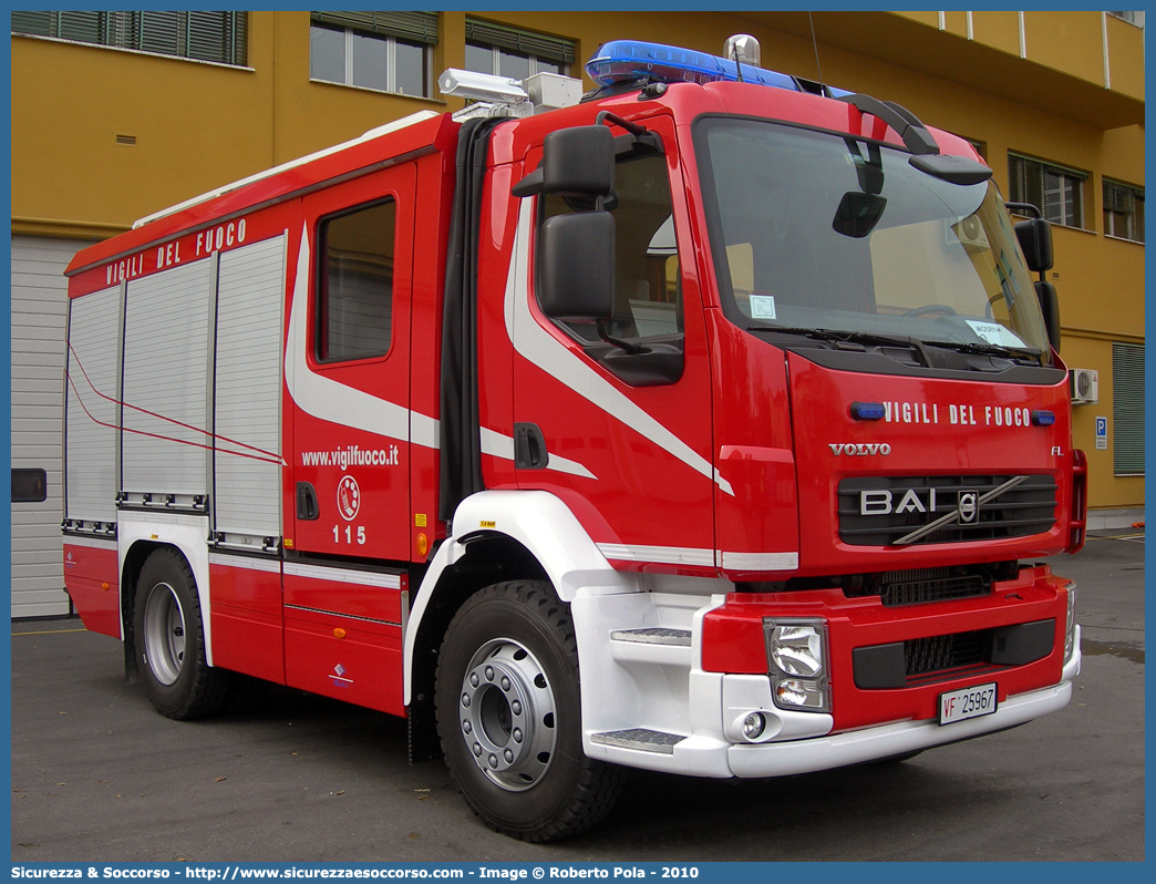 VF 25967
Corpo Nazionale Vigili del Fuoco
Volvo FL280/FL290 III serie
Allestitore BAI S.r.l.
Parole chiave: VVF;V.V.F.;Corpo;Nazionale;Vigili;del;Fuoco;APS;A.P.S.;AutoPompaSerbatoio;AutoPompa;Volvo;FL;280;290;FL280;FL290;BAI