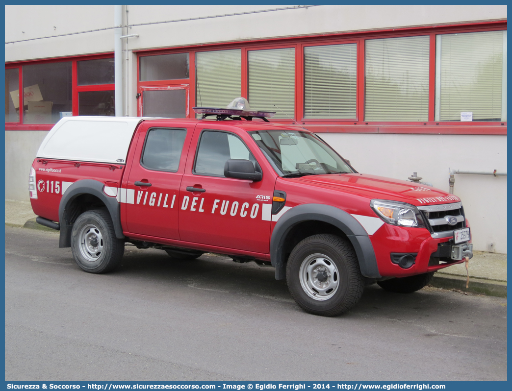 VF 25979
Corpo Nazionale Vigili del Fuoco
Ford Ranger III serie
Allestitore Aris S.p.A.
Parole chiave: VVF;V.V.F.;Corpo;Nazionale;Vigili;del;Fuoco;Ford;Ranger;Aris