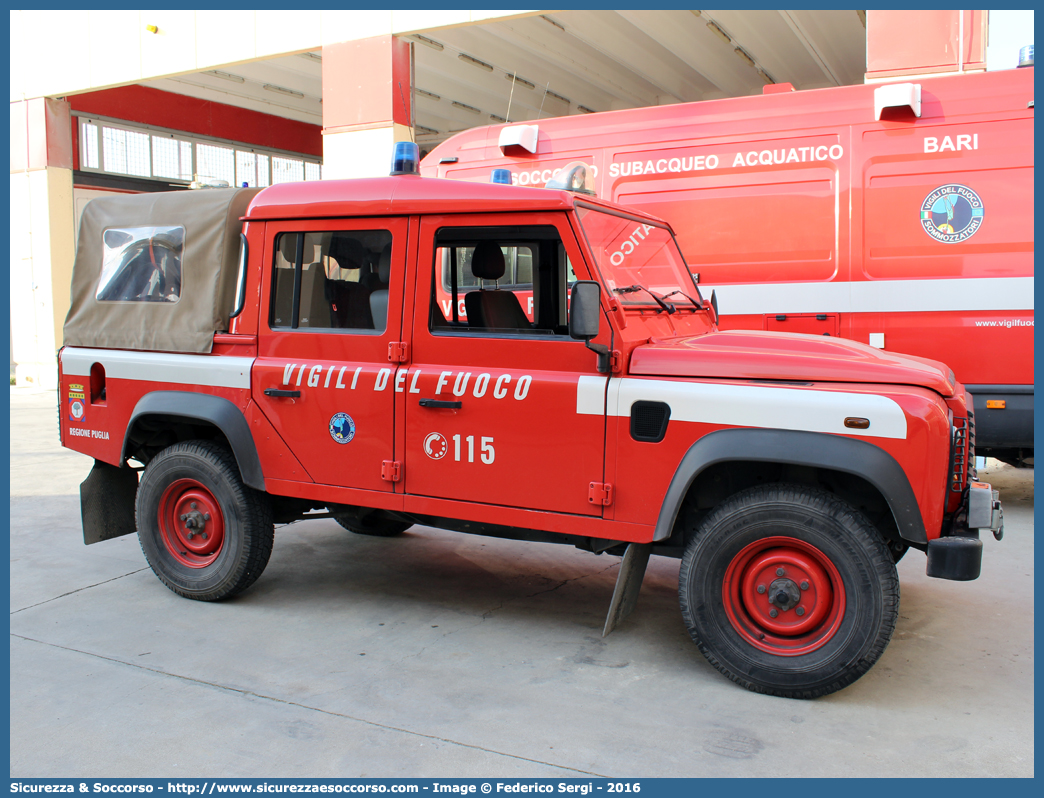 VF 26452
Corpo Nazionale Vigili del Fuoco
Nucleo Soccorso Subacqueo e Acquatico
Land Rover Defender 110 Crew Cab
Parole chiave: VVF;V.V.F.;Corpo;Nazionale;Vigili del Fuoco;Vigili;Fuoco;Land Rover;Defender;110;Crew;Cab;NSSA;N.S.S.A.;Soccorso;Subacqueo;Acquatico;Sommozzatori;Subacquei