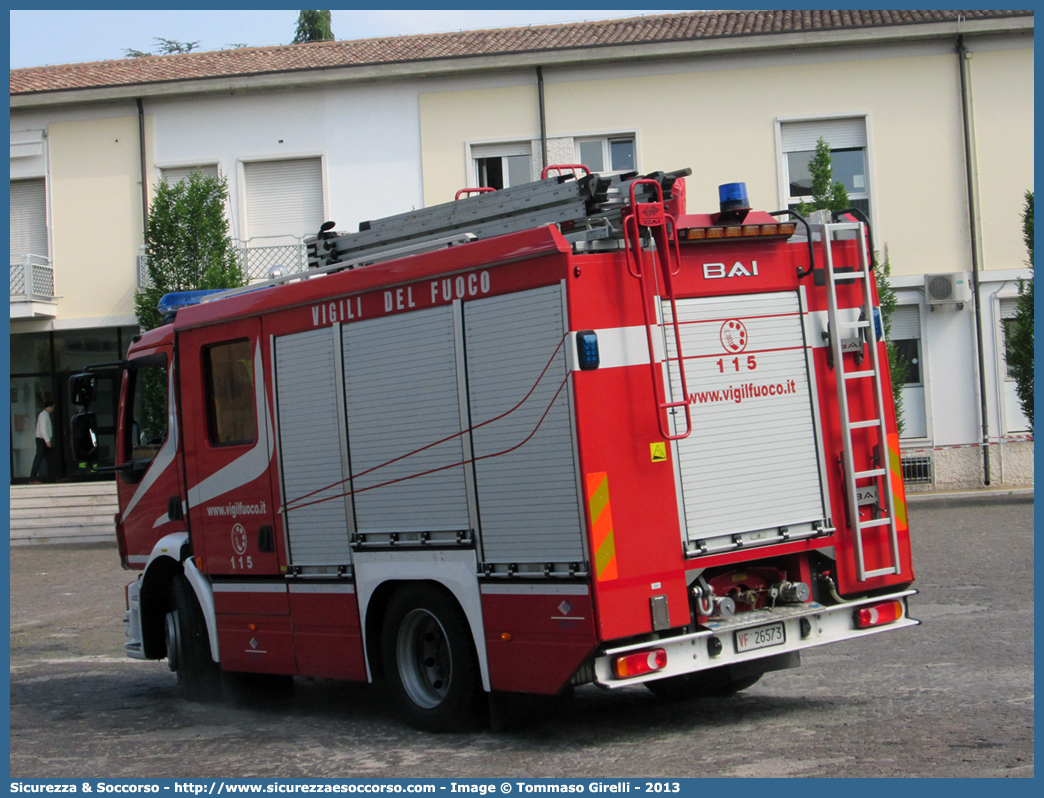 VF 26573
Corpo Nazionale Vigili del Fuoco
Volvo FL280/FL290 III serie
Allestitore BAI S.r.l.
Parole chiave: VVF;V.V.F.;Corpo;Nazionale;Vigili;del;Fuoco;APS;A.P.S.;AutoPompaSerbatoio;AutoPompa;Volvo;FL;280;290;FL280;FL290;BAI